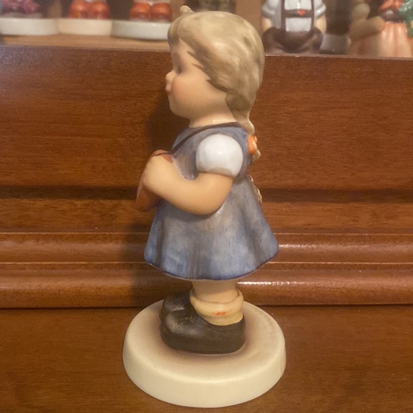 💛TM8 ‘My Hearts Desire’ Hummel Goebel #2102/A - Picture 3 of 8